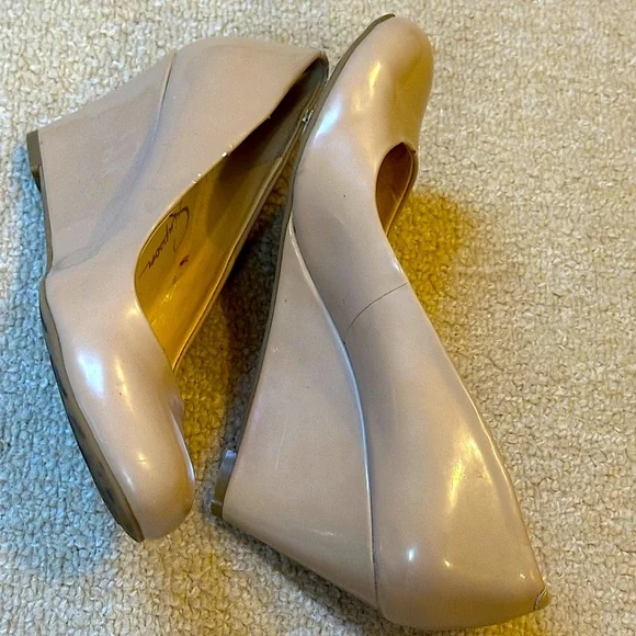 Jessica Simpson Tan Nude Wedge Heels - size 8 - Classic Style READ DESCRIPTION - Picture 5 of 13